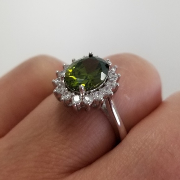 Sterling 3.5ct Green Topaz Ring - Picture 7 of 8
